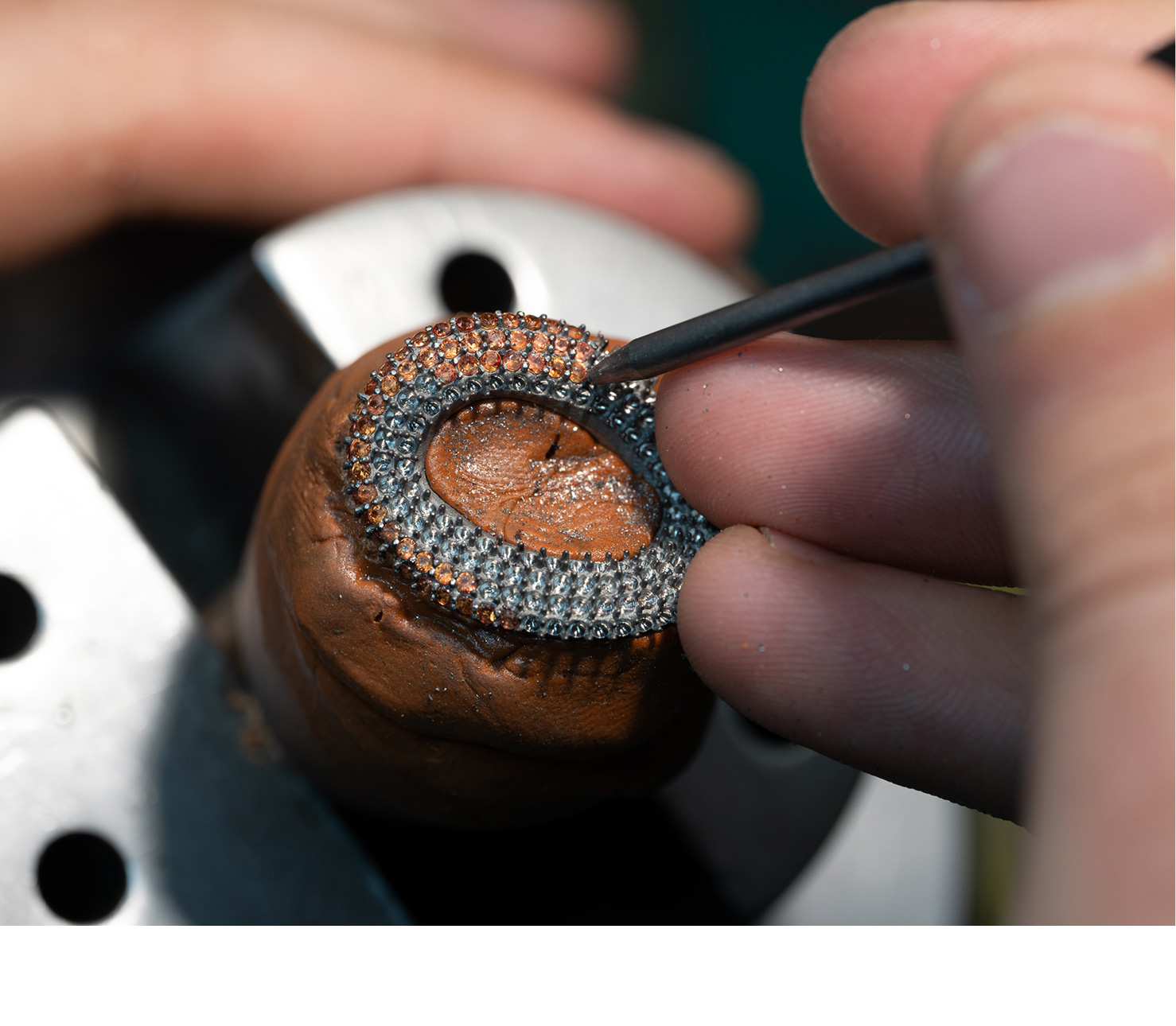 From-Digital-Vision--to-Hand-Set-Brilliance-1